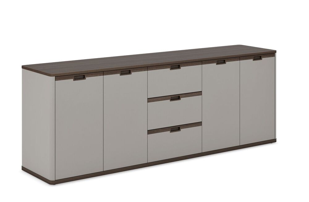 Греденция с четырьмя дверками и тремя ящиками