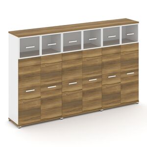 Шкаф три широкие секции, 4 ниши