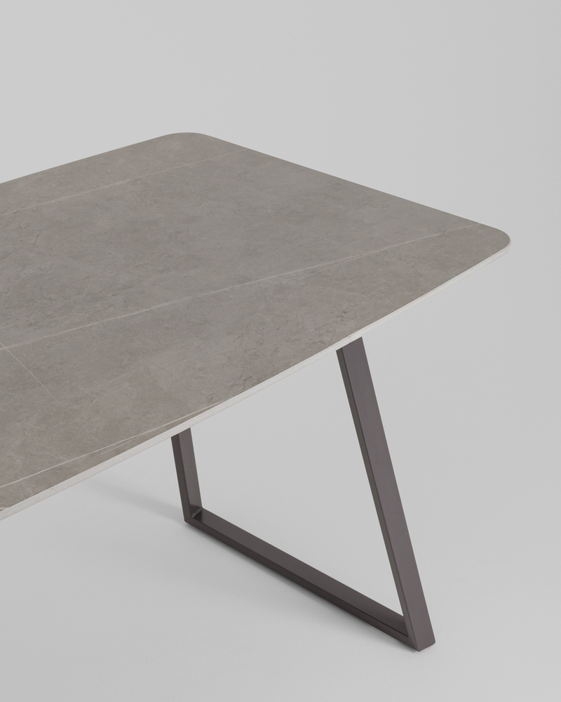 Стол обеденный