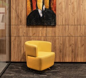 Кресло на поворотном блине