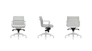 Кресло со средней спинкой на глайдерах